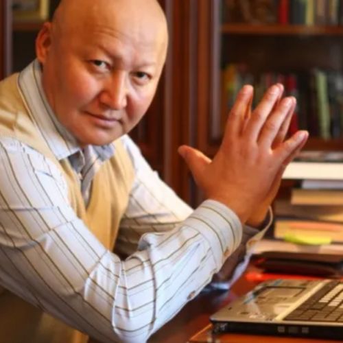 «Новый» академик Назаралиев
